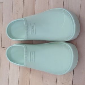 Women's Mint Green Hunter Clogs Size 9